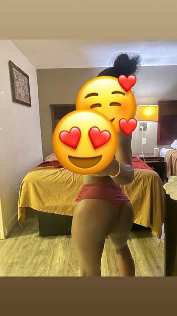 Skyler , 22  female escort, Macon