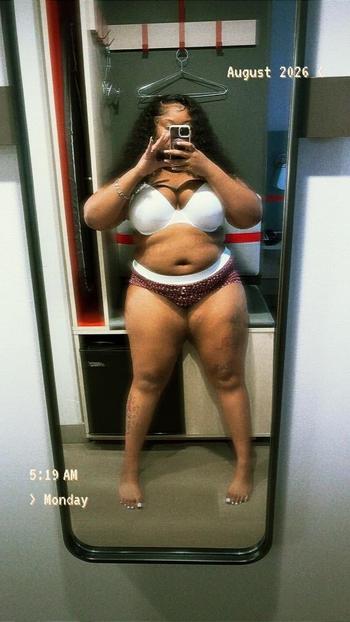 Indiaa, 23  female escort, Macon