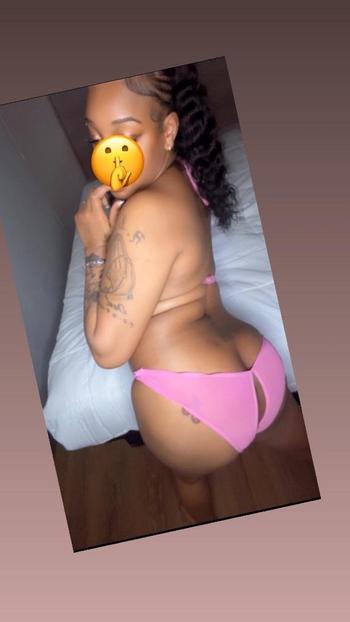 Tiny , 25  female escort, Macon