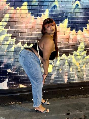 Cherry, 24  female escort, Macon